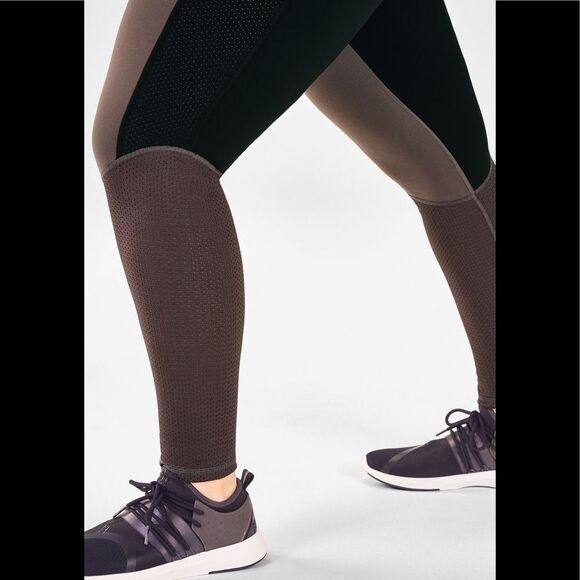 Fabletics Women's Purple Black Mid Rise Powerhold Salar Mesh Leggings - Picture 3 of 14